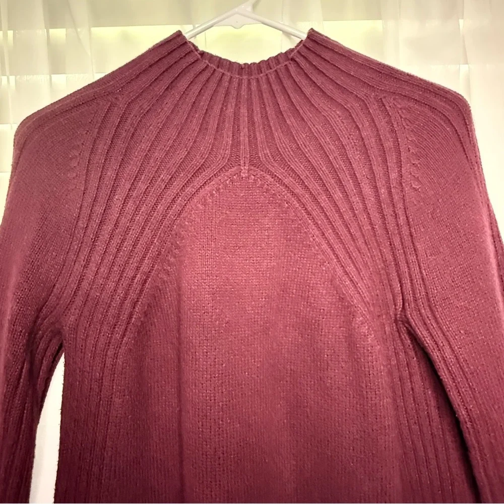 Talbots SP Merino Wool Blend Ribbed Mock Neck Sweater Burgundy Wine Minimalist